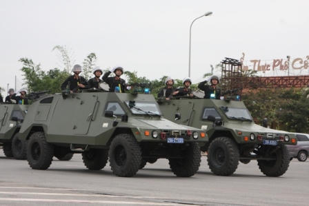 Công an Hà Nội chống bạo loạn, khủng bố và giải cứu con tin